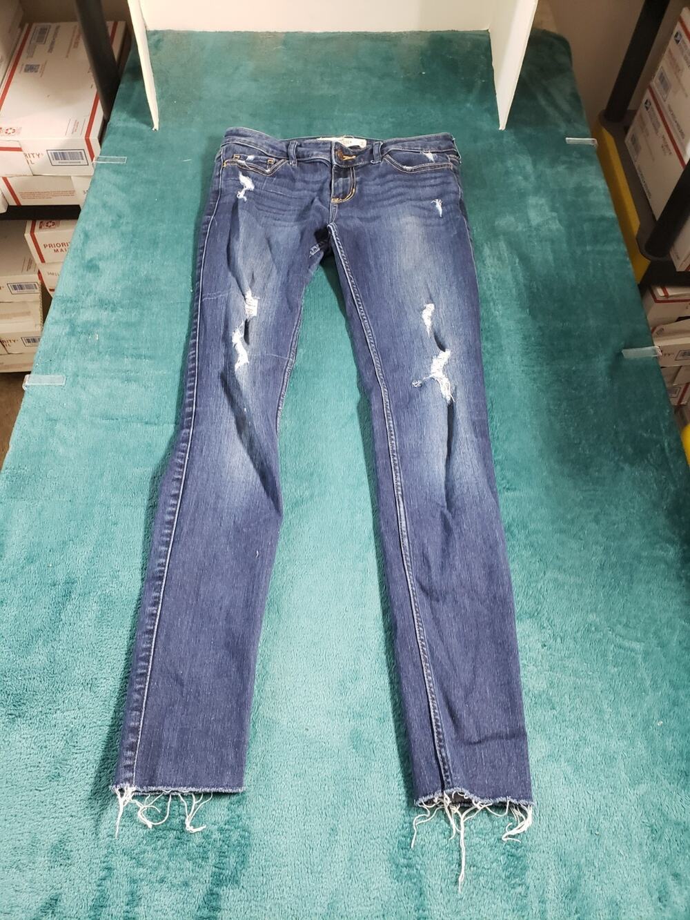 Hollister Jeans Size 3 Womens Blue Pants Stretch Distressed Low Rise Skinny